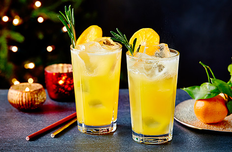 Get into the holiday spirit and shake up this festive mocktail, full of Christmassy flavours.