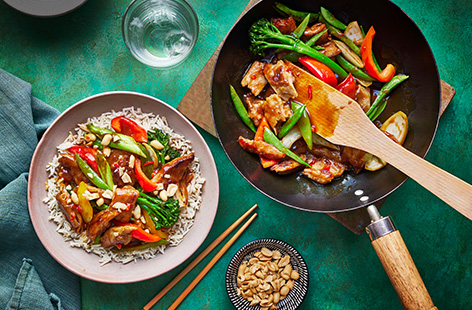 This is a great takeaway substitute that is incredibly easy to put together and packed with lots of veggies