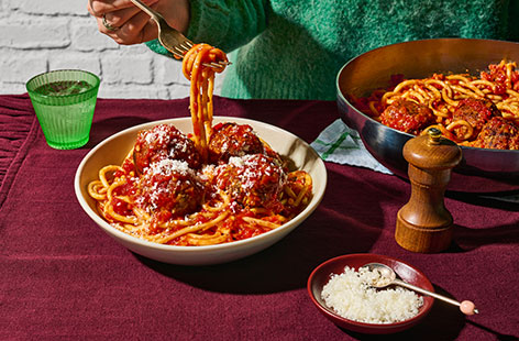 Martyn Odell, known as the Lagom Chef, brought this hearty meatball and bucatini dish when he visited Seema and Greg in the Kitchen, sharing his passion for simple, comforting and super-delicious flavours. Perfectly seasoned meatballs are simmered in a rich, slow-cooked tomato sauce and served with al dente Tesco Finest bucatini, showcasing Martyn’s signature knack for turning humble ingredients into meals that are full of warmth and flavour.