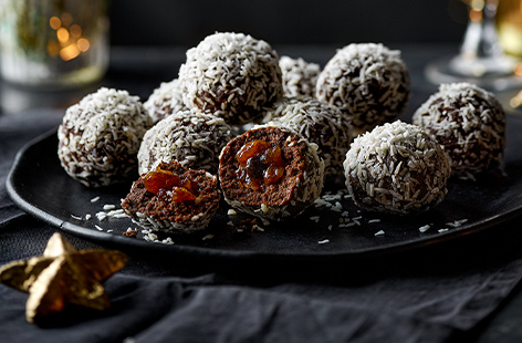 Make Christmas Eve extra-special with these snowball-shaped treats. A twist on mince pies and sherry, Santa will love these sweets… and so will Mum and Dad.