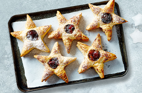 A classic bake during Christmas festive season, these mince pie stars are a nice alternative to the standard shape, prepared ahead these will save you time during this busy time of year.
