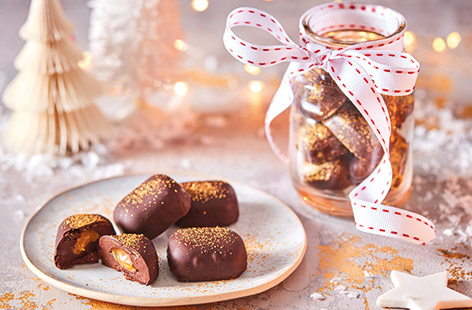 These delicious chocolate bites are ideal for wrapping in gift bags and giving as homemade presents this Christmas. 