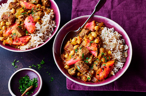 Warm up on a cold winter evening with this delicious Slow-Cooker Persian Lamb and Rhubarb Stew. The tender lamb, paired with the tangy taste of rhubarb and a blend of spices, creates a unique and flavourful stew that simmers to perfection in a slow cooker.