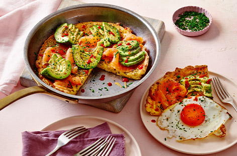Unlike regular pancakes, this Dutch baby is oven cooked. We likes ours topped with smoked salmon, slices of avocado and fried eggs. Finish with a drizzle of hot sauce and a squeeze of lime juice. This brekky is sure to make those lazy weekend mornings even better. 