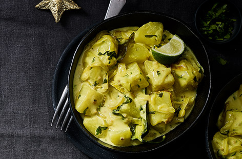 After years of traditional Christmas food when Karen was a child, her parents have gone back to their heritage and now they have a small-scale
roast combined with a full-blown Sri
Lankan curry feast
