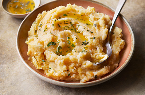Swede has a sweet, buttery and nutty flavour, perfect for adding to potatoes to liven up your midweek mash. Serve with sausages, a pie or your Sunday roast.