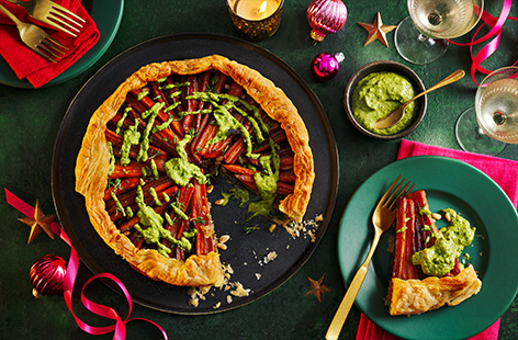 This festive tart combines sweet roasted carrots, savoury shallots, punchy pesto and a hint of orange. Extra pesto can be saved in an airtight container for up to 5 days. 