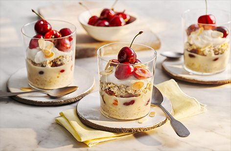 Turn the flavours of a cherry Bakewell into an irresistible breakfast with these overnight oats. They're perfect for summer and use seasonal cherries!