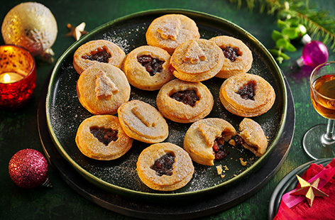 Make the most of your air-fryer this Christmas with these easy vegan mince pies. Add clementine juice and zest to your pastry to give extra festive flavour. 