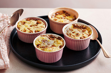 Dive into these gloriously gooey cookie pots that take just 10 minutes to make. Baking in the microwave is brilliant for when you want something quick, plus it uses less energy than turning the oven on!
