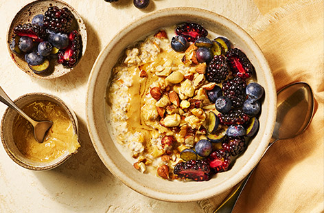 Here's an exciting overnight oats recipe to try all year round. The sweet apple, chia seeds, warm spices and nutty tahini are a perfect balance of flavours and textures. If you don't have any maple syrup to hand, you can always use honey. This is a nutritious start to the day that feels like a treat!