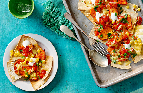Make lunchtime a total fiesta with this sweet potato nacho salad. Turn tortilla wraps into tortilla chips, and top with roasted sweet potatoes, melted cheese and mild salsa
