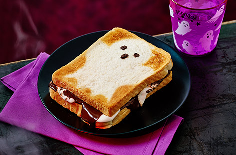 Just three ingredients creates this spookily super snack kids will love – grown-ups too! This recipe has the bonus of being dairy-free, but you could use whatever filling you fancy. A brilliant Halloween treat!