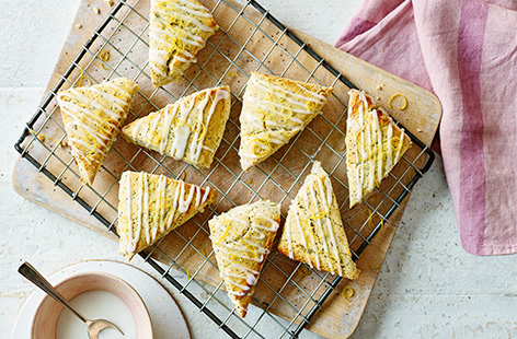 These easy lemon and poppy seed scones are gluten and dairy-free