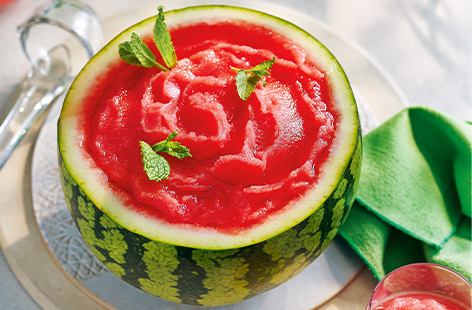 Perfect your summer party with a simple and fun sharing cocktail that brings a bottle of rosé to the next level