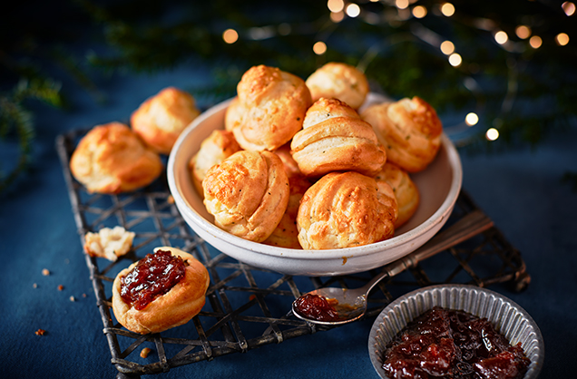Herby cheese puffs