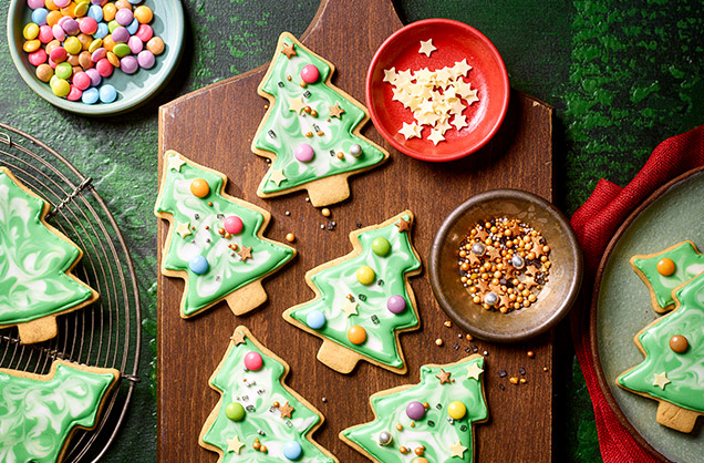 Iced Christmas tree biscuits
