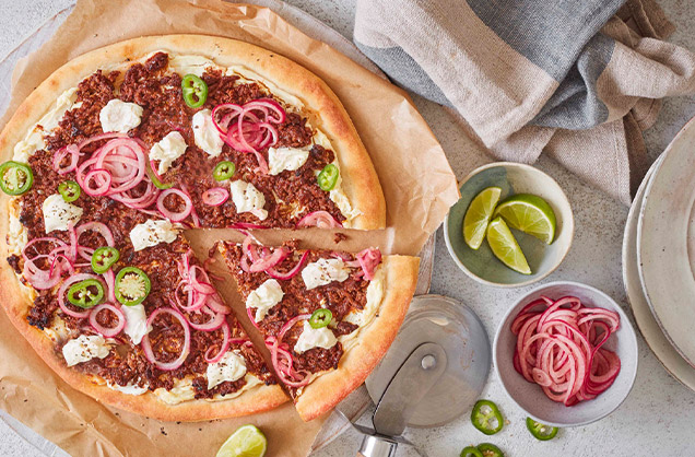 Spicy lamb pizza