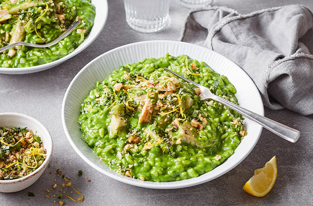 Green vegan ‘chicken’ risotto