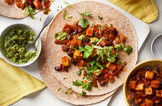 Tofu fajitas with guacamole