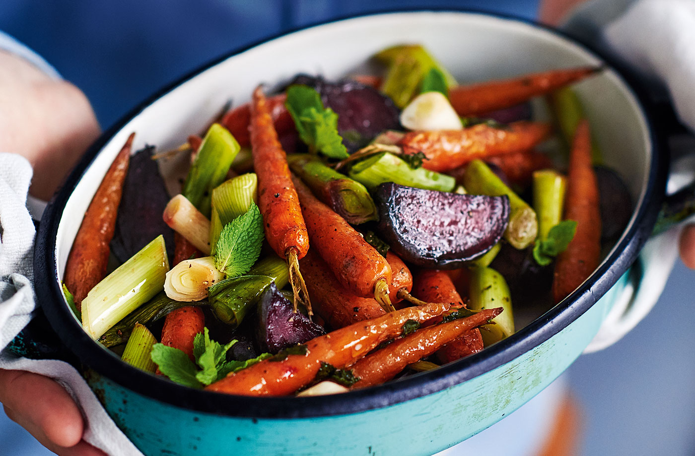 Baked beets with carrots and leeks recipe