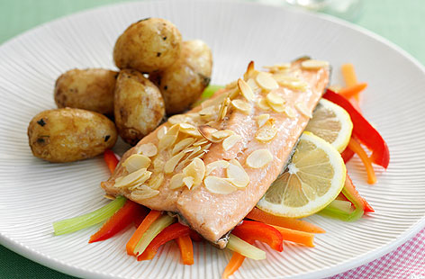 A British classic made even simpler by using trout fillets. Full of flavour, the almonds add crunch and the vegetables add colour to this light and easy dish. Serve with boiled or steamed new potatoes.
