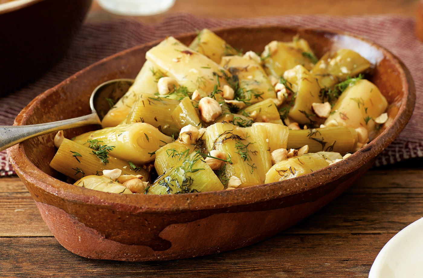 Braised leeks with hazelnuts recipe