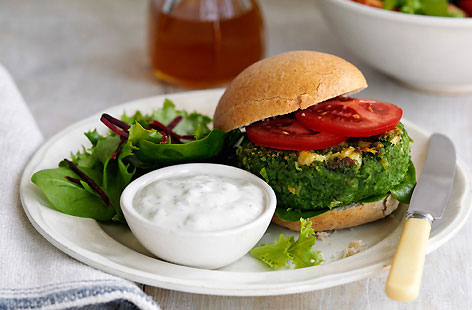 Use a food processor to make these great veggie burgers. The spinach and butter beans are puréed together with salad onions, garlic, cayenne pepper, breadcrumbs and egg yolk, before being made into patties. Serve with some tzatziki and salad leaves.