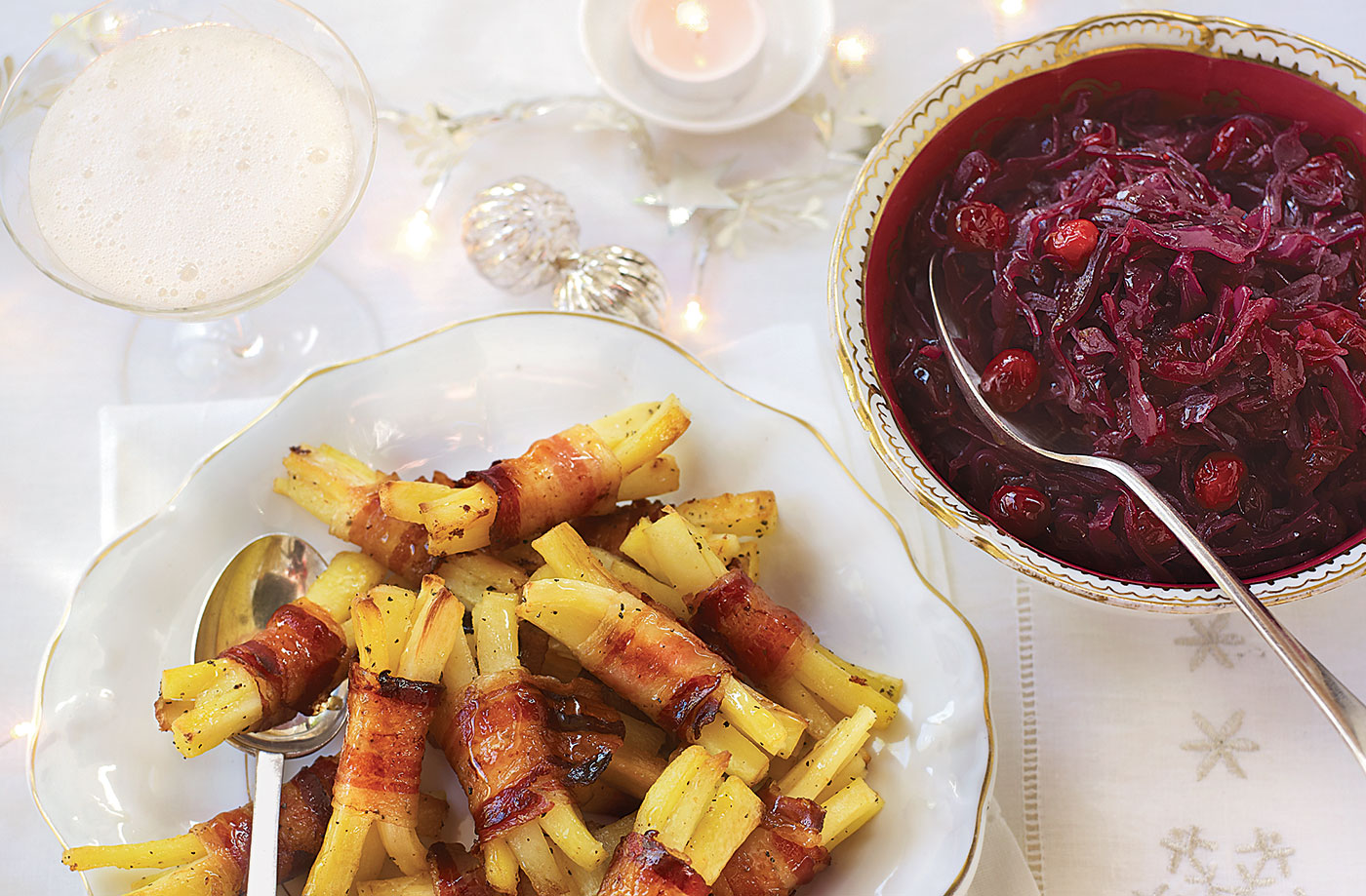 Slow-cooked red cabbage with cranberries recipe