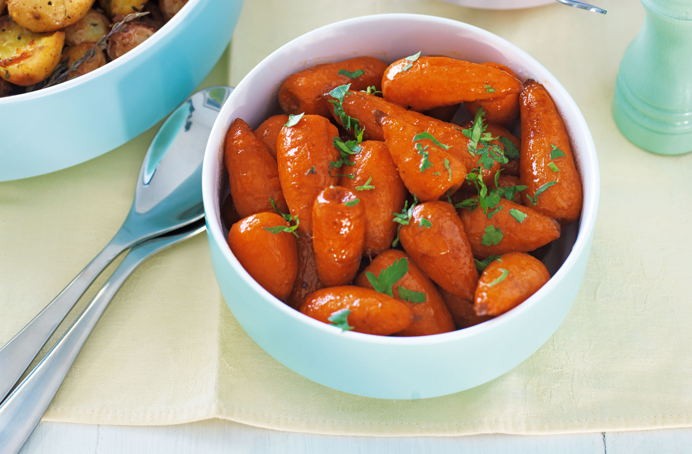 Buttered Chantenay carrots with parsley recipe