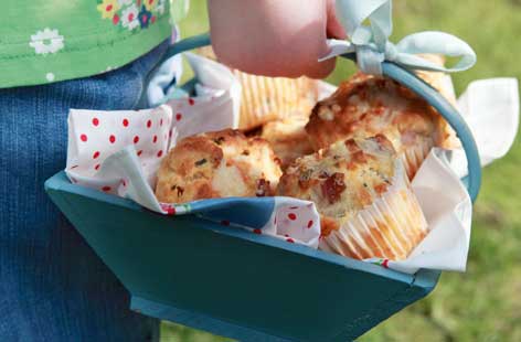 This is an easy, tasty savoury muffin recipe to make and enjoy with the kids. The sweetness of the sundried tomatoes is lovely combined with the strong flavours of the Cheddar and ham. Pack these for a picnic and enjoy!