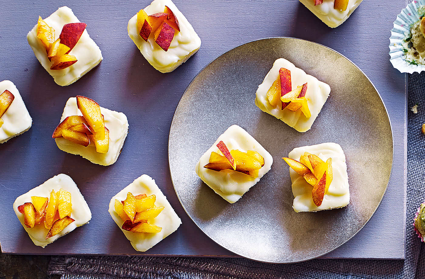 White chocolate and peach cheesecake cubes recipe