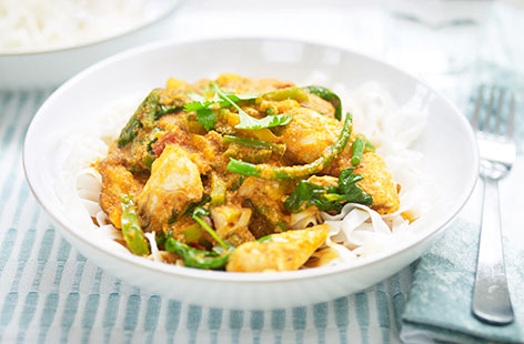 Coconut chicken curry gets a delicious makeover – this gluten and dairy-free version is guaranteed to transport you all the way to Thailand