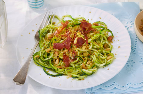 Give your summer a Mediterranean spin with this delicious Italian Courgetti with pesto, Parmesan crumbs and crispy Parma ham. Bellissimo!