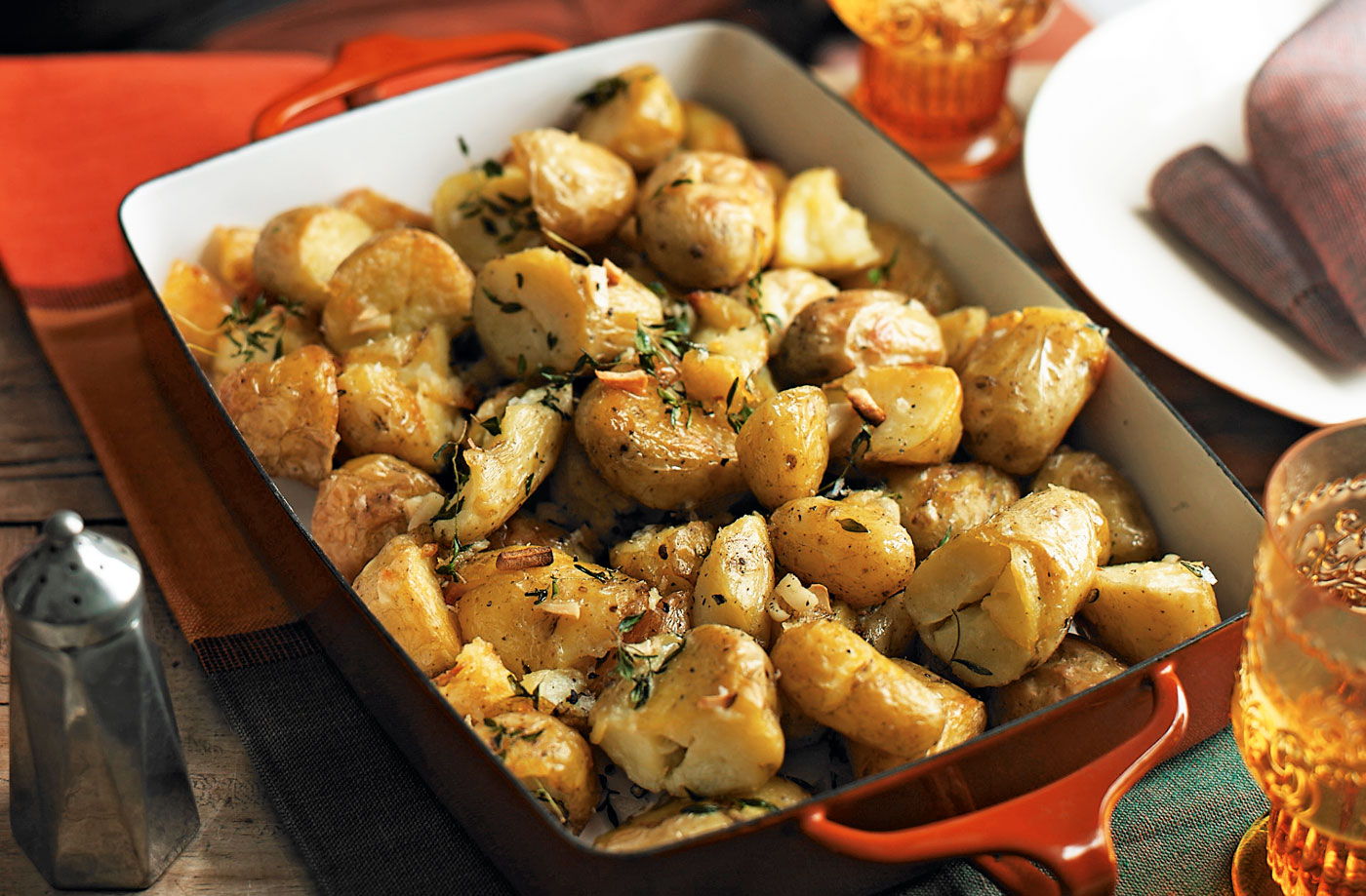 Crispy potatoes with garlic and thyme recipe