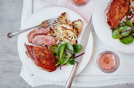 Tender duck breasts are served with crispy cauliflower florets seasoned with aromatic five-spice. Best of all, it can be prepared in just 30 minutes