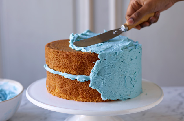 Fill and ice the cake