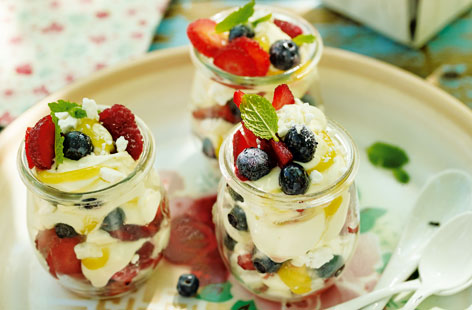 Celebrate the summer with our clever twist on a traditional pud – perfect for serving at a picnic