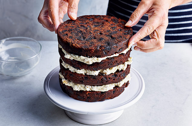 Assemble the cake