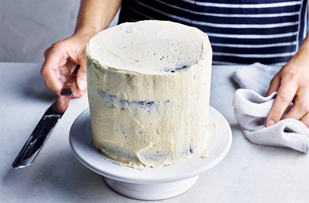 Smooth the icing