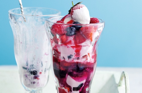 Make the most of the seasonal weather with this deliciously fruity knickerbocker glory