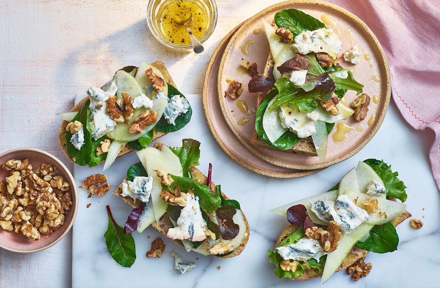 Pear, blue cheese and walnut open sandwich recipe
