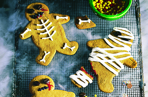 These spooktacular gingerbread zombies are ghoulishly good and terrifyingly tasty. The little ones will love creating their very own scary monsters and with this easy Halloween recipe your party's sure to be a scream