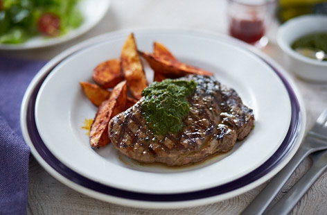 Chimichurri is a piquant South American sauce that complements steak perfectly – there’s something about fresh herbs blended with garlic and vinegar that makes it a winning combination. Coupled with paprika wedges, it’s a great dinner to share with friends.