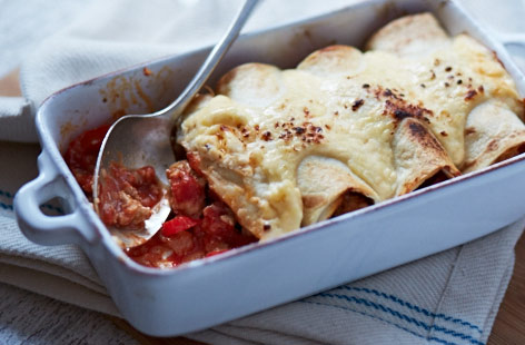 Lean turkey mince forms the base for this Mexican-style enchilada dish with chipotle paste and paprika adding a touch of heat and depth of flavour. Serve by itself or with a crunchy green salad on the side.