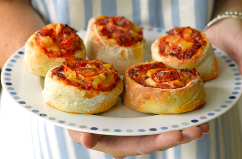 Ham, cheese and pineapple twirls recipe