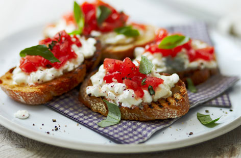 This Italian-inspired crostini has the sweet flavour of ripe tomatoes and the crunch of toasted ciabatta. Added lemon zest and juice give it a punchy sharpness. Serve it up for an al fresco light lunch or anytime snack
