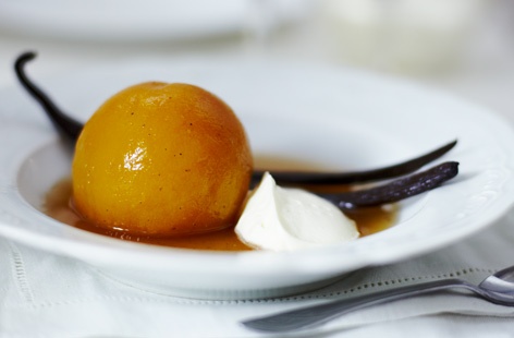 Vanilla poached peaches recipe