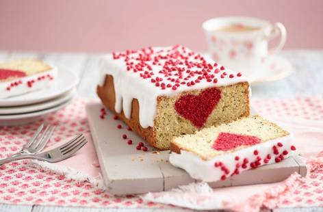 Wow your loved one with this beautiful cake and a surprise heart in the middle.