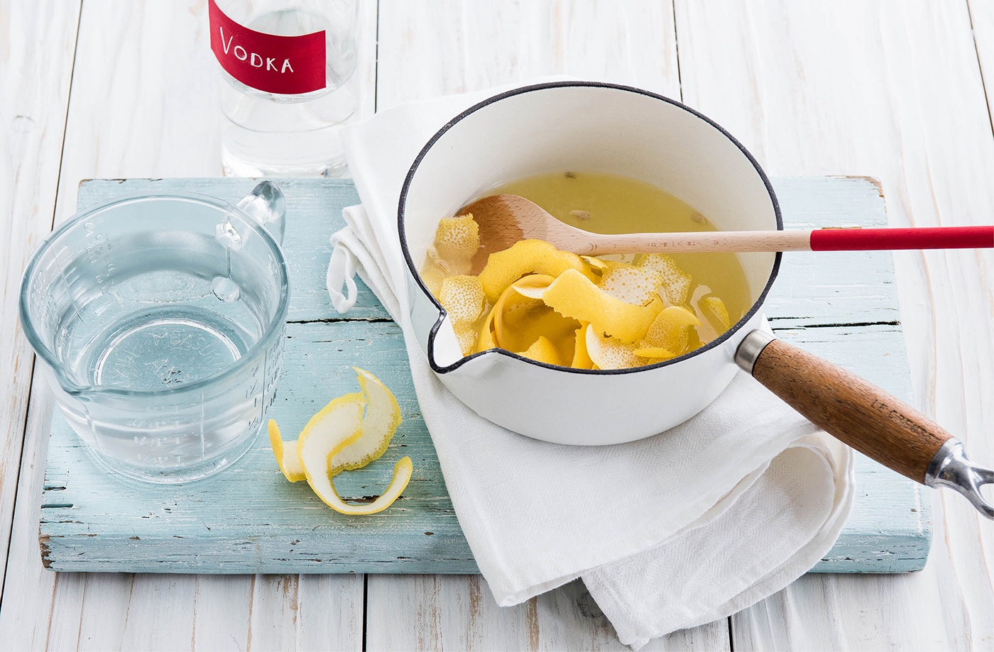 Mix the lemons with the vodka